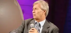 Le dossier Lagardère-Hachette/Vivendi-Editis, et surtout Bolloré, a remis en avant la question de la concentration dans le monde de l’édition. Question d’une grande acuité, dans cette chaîne du livre écrasée par l'hyper-puissance des deux groupes, et dans laquelle le poids stratégique et effectif de la distribution est décisif. Michel Larive, député de l'Ariège et membre de la commission des affaires culturelles de l'Assemblée, et Gilles Kujawski, ancien commercial d'Editis, militant de la France Insoumise, signent ici une tribune diffusée dans son intégralité.