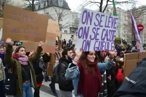 Professions littéraires dès le mois de septembre, les femmes travaillent gratis